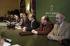 Agricultura destina más de 887.000 euros a ayuntamientos cordobeses para caminos rurales