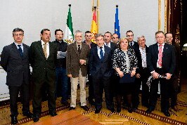 Griñán acuerda con el sector hortofrutícola unidad ante el acuerdo entre UE y Marruecos