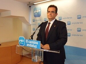 El PP exige a la Junta “menos propaganda” y “más medidas” para la concentración de la oferta hortofrutícola de Almería
