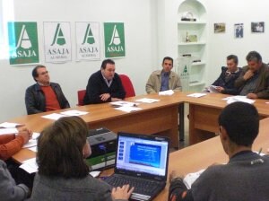 Asaja-Almería analiza en Roquetas de Mar el futuro del sector de las frutas y hortalizas a partir de 2014