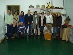 La delegada de Economía, Innovación, Ciencia y Empleo visita las empresas Miel Sierra de Filabres y Almazara de Lubrín