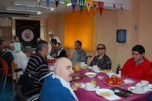 La IGP Tomate La Cañada prepara un desayuno saludable para los usuarios del Centro de Estancias Diurnas de Gravemente Afectados
