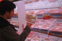 UPA denuncia a la gran distribución por la utilización del pollo como producto reclamo