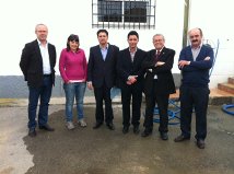 El subdelegado del Gobierno en Almería se reúne con los responsables de la cooperativa Caprina de Almería