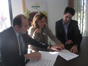 La Junta entrega a la SAT Peregrín una subvención de 1,6 millones de euros para su nuevo almacén de frutas y hortalizas