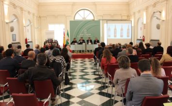 El consejero presenta la Denominación de Origen Protegida (DOP) Vinos de Granada como una “garantía de competitividad y valor añadido”