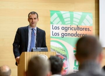 El alcalde de Almería destaca el papel “fundamental” de los jóvenes en la “innovación” agrícola y ganadera
