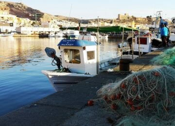 El Puerto de Almería acondicionará el fondeadero pesquero para mejorar la comercialización