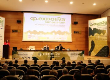 Carmen Crespo aboga por la unión de las administraciones en torno a un sector tan estratégico como el olivar