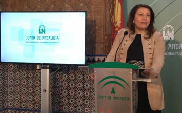 Carmen Crespo advierte de que el 53% de los agricultores y ganaderos andaluces perderá fondos con la PAC del Ministerio