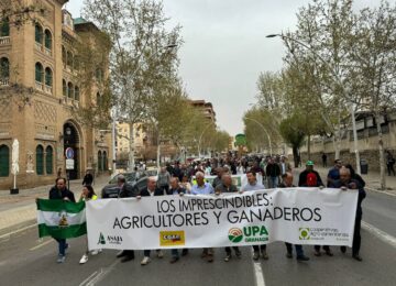 Los tractores toman la calle: las organizaciones agrarias claman por la supervivencia del mundo rural