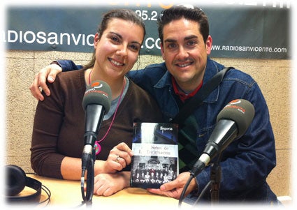El autor tras ser entrevistado en la radio El autor tras ser entrevistado en la radio