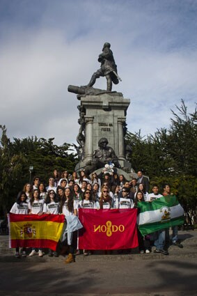 El himno de Andalucía sonó junto al monumento de Magallanes 