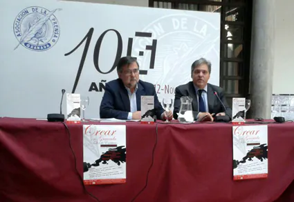 José Calvo Poyato y César Girón en el momento de la presentación 