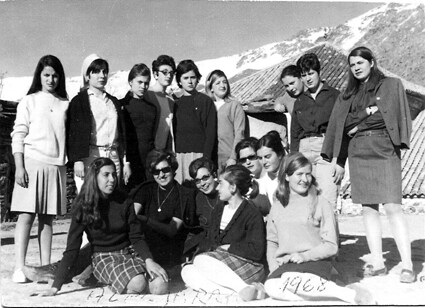 Grupo de futuras maestras en un viaje a Sierra Nevada