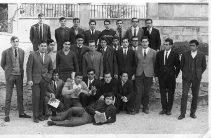 Grupo de maestros de la promoción 1965-68