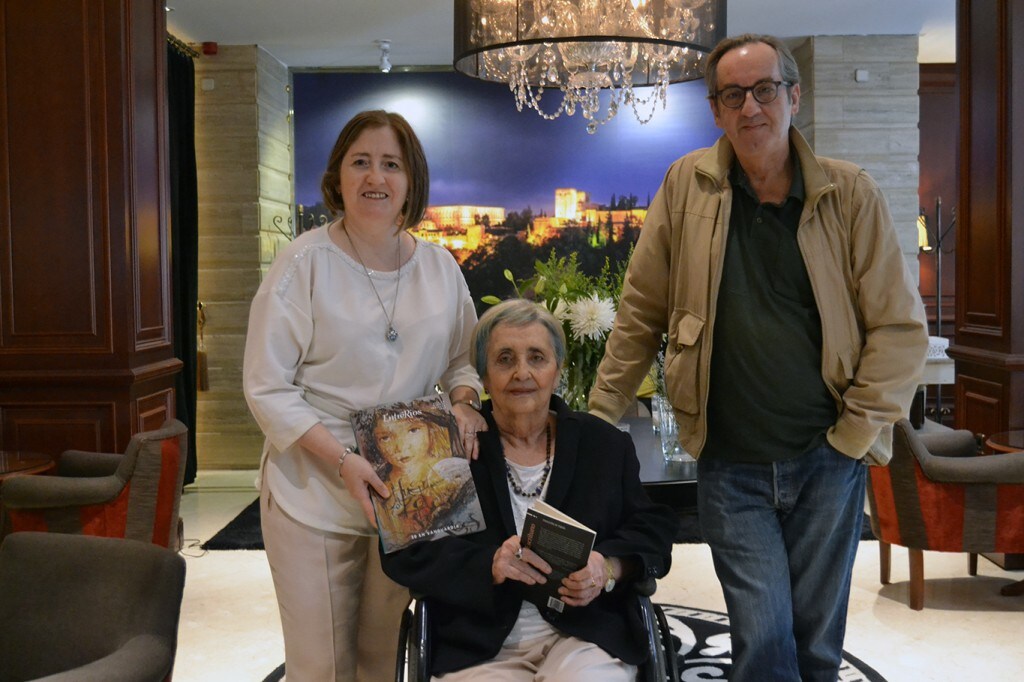 Mariluz Escribano, junto a Remedios Sánchez y Javier Bozalongo /A. ARENAS