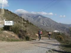 La Junta de Andalucía inicia los trabajos de mejora de los caminos rurales de El Molino y La Peñeta, en Íllar