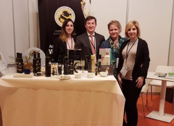 La Denominación de Origen Montes de Granada se promociona entre profesionales europeos y asiáticos en la World Olive Oil Exhibition (WOOE)
