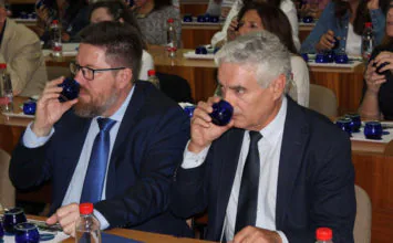 Sánchez Haro defiende la «fiabilidad y objetividad» del panel de cata de aceite de oliva, «método oficial de análisis en la UE»