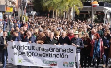 Cerca de 3.000 agricultores protestan en Motril por la crisis del sector hortofrutícola