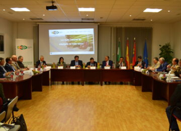 Reunión de la Interprofesional del espárrago verde de España con el ministro de Agricultura