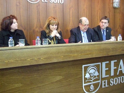 Autoridades participantes en la inauguración Autoridades participantes en la inauguración