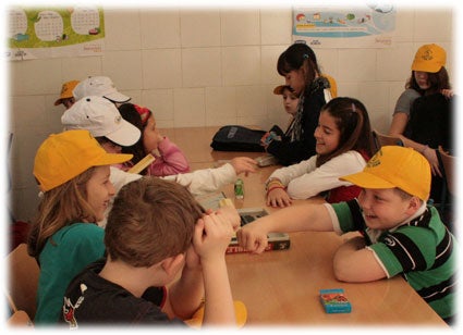 Durante unos días comparten todo tipo de actividades Durante unos días comparten todo tipo de actividades