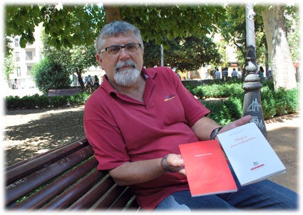 El profesor y escritor granadino muestra su obra premiada y su última obra, Música para indigentes El profesor y escritor granadino muestra su obra premiada y su última obra, Música para indigentes