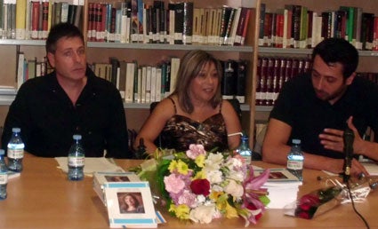 María Jesús flanqueada por Juanma y el alcalde de Íllora, Francisco Domene María Jesús flanqueada por Juan Mariano Ibáñez y el alcalde de Íllora, Francisco Domene