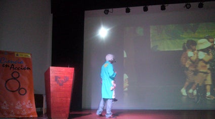 En un momento de la presentación del trabajo En un momento de la presentación del trabajo