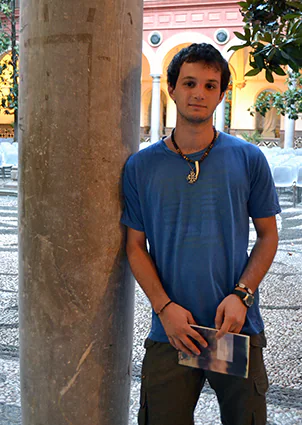 Pablo Cecilio, en patio del ayuntamiento de Granada