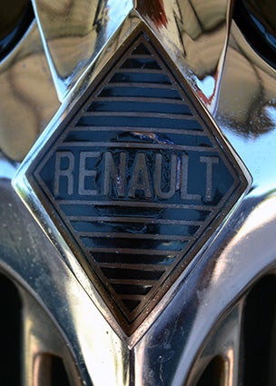 rosendo-sanchez-renault-monaquatre-3-logo