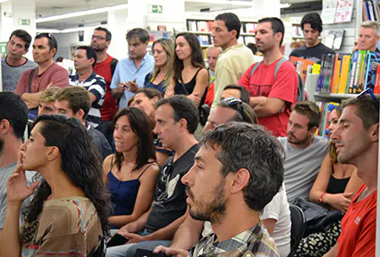 El público sigue con atención la presentación de Julio Grosso y Salva Rodríguez/A.A.