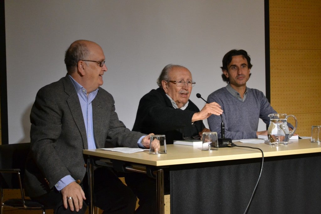 Álvaro Slavador, Rafael Guillén y Juan José, al inicio del acto celebrado en La Madraza/A. ARENAS