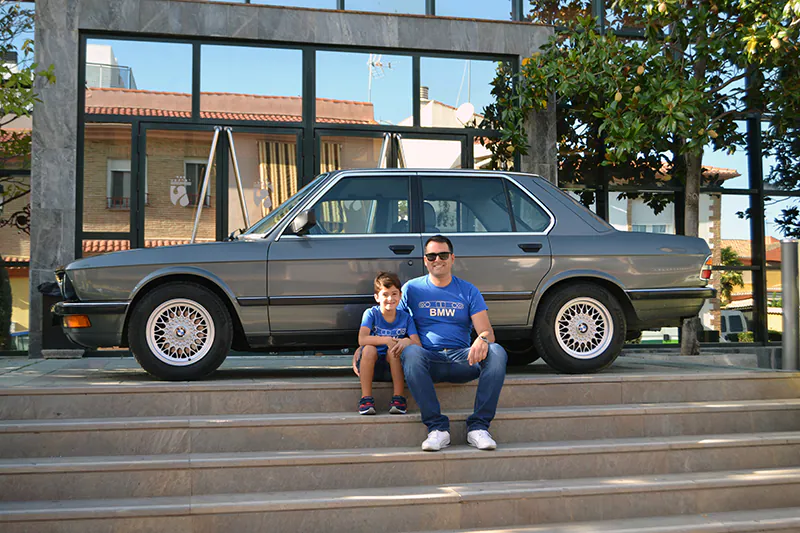 Vehículos singulares, 182: Rubén García Cubillas y su BMW E28 de 1987 - En  Clase