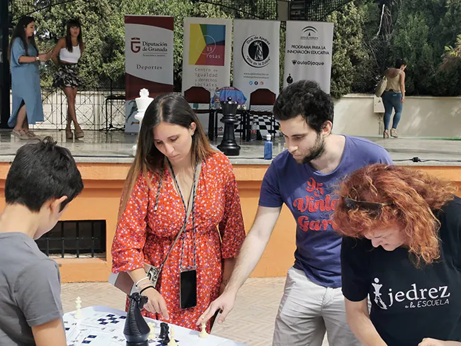 La magia del ajedrez une el deporte y la educación en Granada